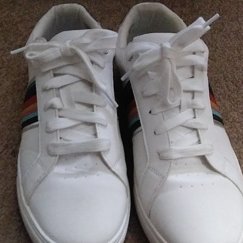 Sneaker size 9